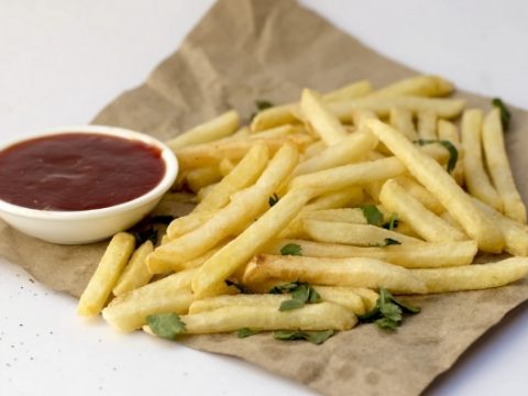Le patatine fritte sono pericolose per la mia salute perchè contengono dei prodotti cancerogeni