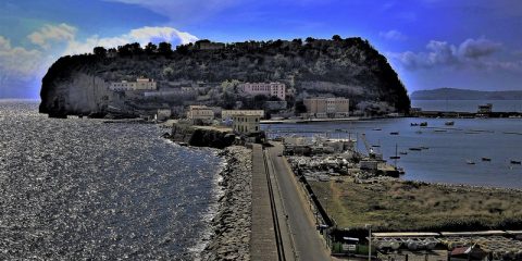 NISIDA L’ISOLA CHE NON C’E’