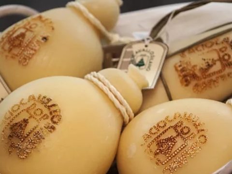 Caciocavallo silano DOP - prodotto anche in Campania ma di origini calabresi