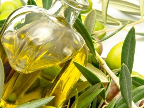 Olio extravergine di oliva DOP Penisola Sorrentina, nato dall'amore per la terra