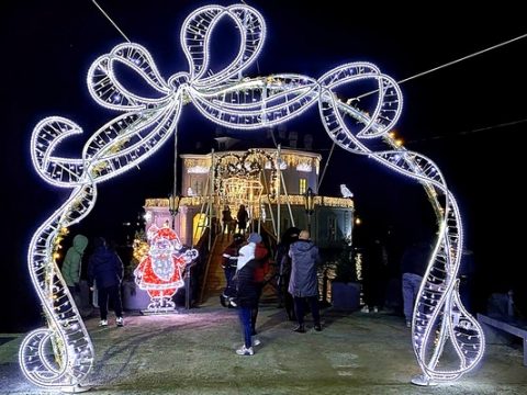 Le luci di Natale nel Parco Vanvitelliano di Bacoli