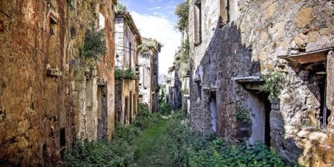 Tocco Caudio vecchia, la Città fantasma…