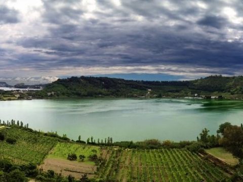 Un luogo magico nei Campi Flegrei: il lago d'Averno