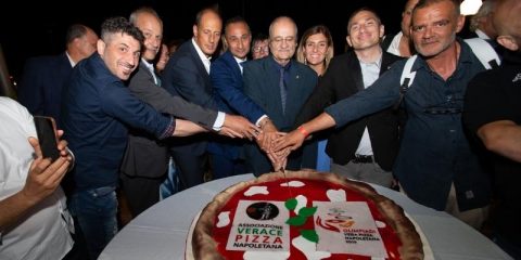 Flavio Briatore invitato a Napoli alle Olimpiadi della Pizza