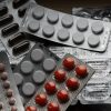 L’antibiotico-resistenza nasce dall'uso eccessivo di antibiotici, che ha portato a una riduzione dell'efficacia di questi farmaci, poiché i batteri si sono adattati diventando resistenti. L'Italia, purtroppo, è in cima alla classifica europea. L'ultimo rapporto del 2021 dell'Osservatorio Nazionale sull'Impiego dei Medicinali (OsMed) dell'Aifa conferma l'uso eccessivo di antibiotici di seconda scelta, che dovrebbero essere impiegati solo in casi specifici...