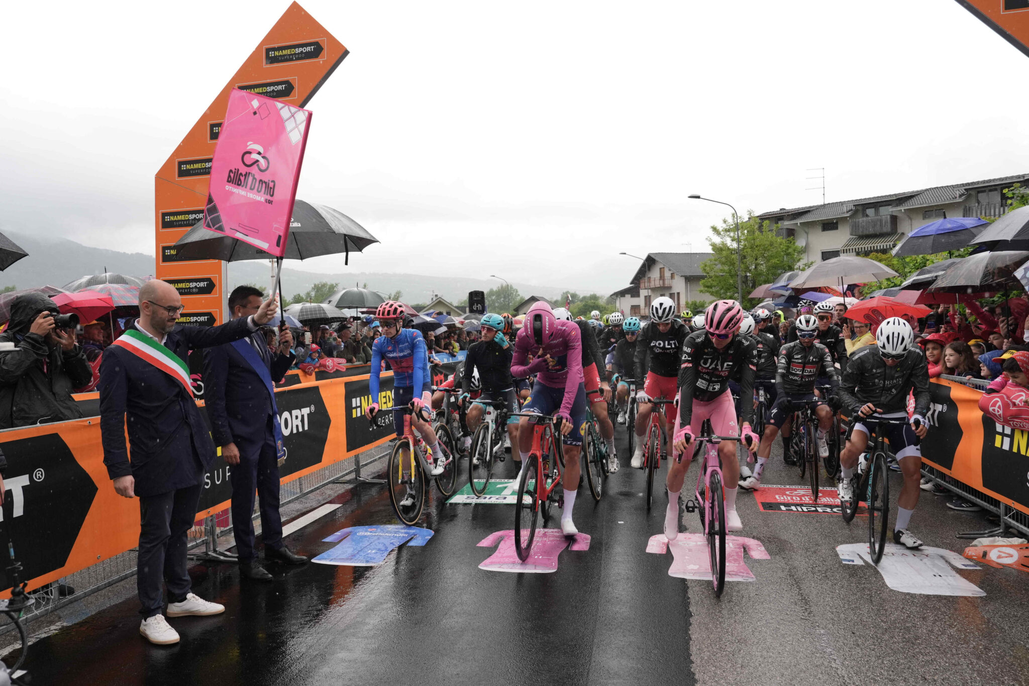 La partenza della tappa 20