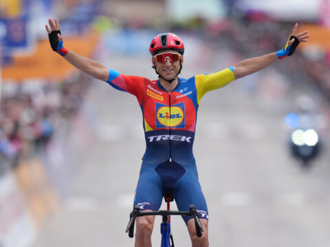 Giro d’Italia 2025: Giro d’Italia 2025: Verona trionfa, Roglič precipita