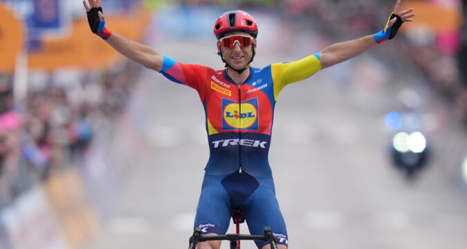 Giro d’Italia 2025: Giro d’Italia 2025: Verona trionfa, Roglič precipita