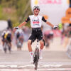 Giro d'Italia 2025: Ayuso trionfa a Tagliacozzo, Primož Roglič torna in Maglia Rosa