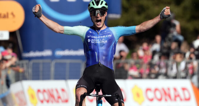 Nicolas Prodhomme trionfa al Giro d'Italia: emozioni, sfide e il Colle delle Finestre all'orizzonte