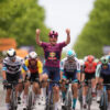 Giro d’Italia 2025: Mads Pedersen Riconquista la Maglia Rosa e Accende la Sfida in Italia