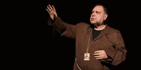 Aniello Vintitrè al Teatro Instabile di Napoli: una rappresentazione emozionante e struggente