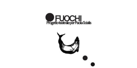 "Fuochi" accende la Calabria: teatro, musica e memoria per Paola Scialis all’Ex Convento