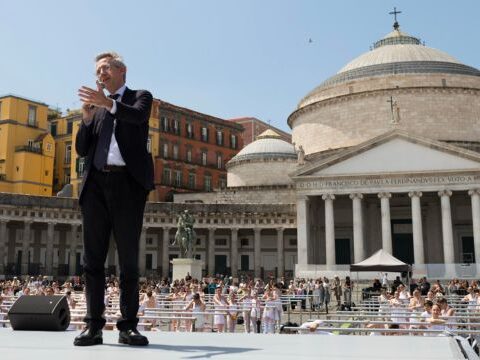 Napoli Città Danzante: Piazza del Plebiscito celebra la Giornata Mondiale della Danza 2025