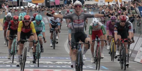 Giro d'Italia 2025: Drammaticità e Adrenalina sull’Asfalto