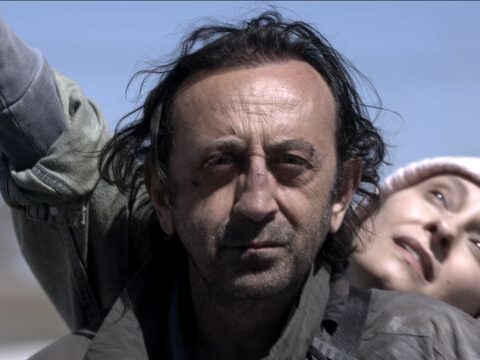 Nero: il film di Giovanni Esposito che racconta il Sacrificio e la Redenzione