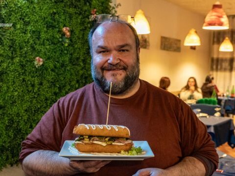 Sapori di Napoli: dove il fritto diventa arte e tradizione partenopea e conquista il mondo