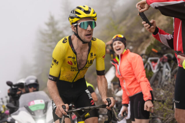 Simon Yates ribalta il Giro d’Italia 2025 nella Tappa 20