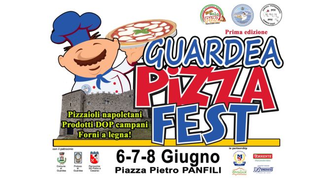 "Forni a legna e pizze napoletane fumanti durante il Guardea Pizza Fest 2025 in Piazza Panfili"