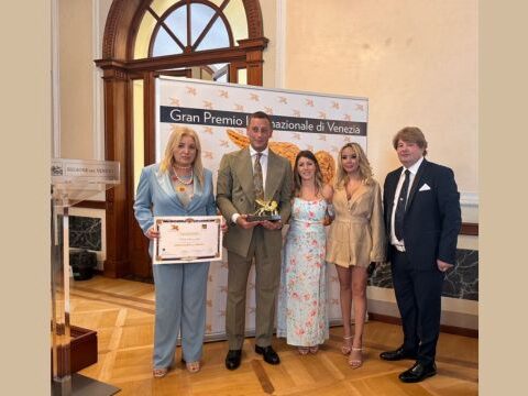 Nicola Scamardella premiato con il Leone d’Oro al Merito a Venezia 2025