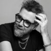 Paolo Vallesi nel videoclip "In fuga verso il sole" ispirato al mito di Icaro