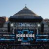 Napoli si infiamma con Radio Kiss Kiss: successo travolgente per la prima tappa del Tour 2025!