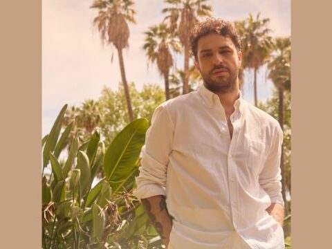 Walter Ricci in una scena del videoclip "Male Assaje" girato a Cuba