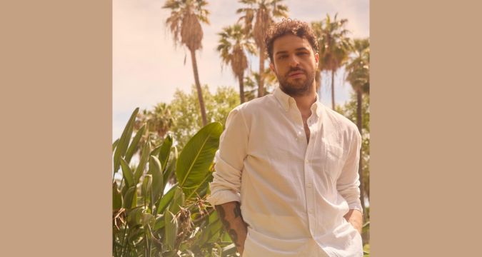 Walter Ricci in una scena del videoclip "Male Assaje" girato a Cuba