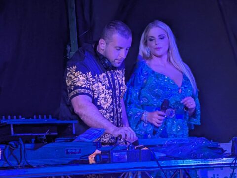 Una nuova produzione techno house firmata Alessandro Rossi DJ: tra pulsazioni da club e raffinate atmosfere sonore, “VERTIGO” è la release che accende l’estate elettronica 2025.