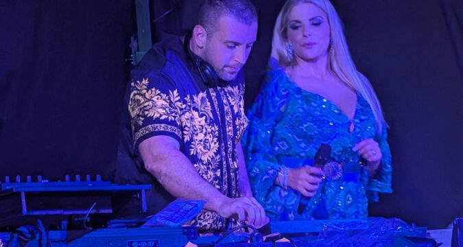 Una nuova produzione techno house firmata Alessandro Rossi DJ: tra pulsazioni da club e raffinate atmosfere sonore, “VERTIGO” è la release che accende l’estate elettronica 2025.