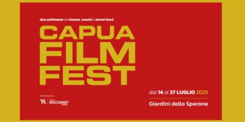 Giardini dello Sperone illuminati durante il Capua Film Fest con pubblico e proiezione all’aperto