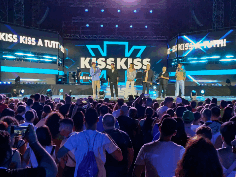 Corigliano-Rossano risplende con il Kiss Kiss Play Summer Way 2025