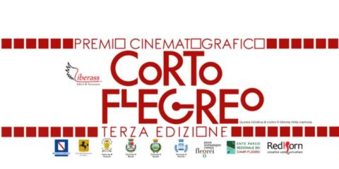 Castello di Baia illuminato durante il Festival Corto Flegreo 2025