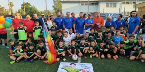 "Angelo Iannelli con i protagonisti della Partita del Cuore per la pace a Mariglianella"