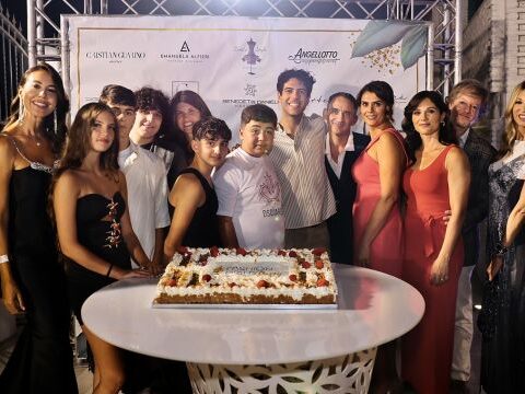 Sfilata di moda al Fashion Gold Party Summer Edition 2025 presso Villa Flavia a Trecase