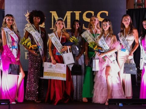 Finaliste Miss Woman Italia a Villa Signorini per Save the Children