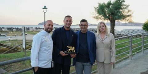 Nicola Scamardella premiato con il Leone d’Oro 2025 al White Chill Out Pozzuoli