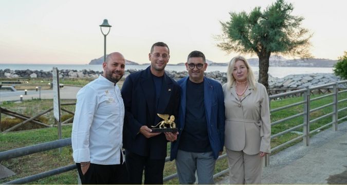 Nicola Scamardella premiato con il Leone d’Oro 2025 al White Chill Out Pozzuoli