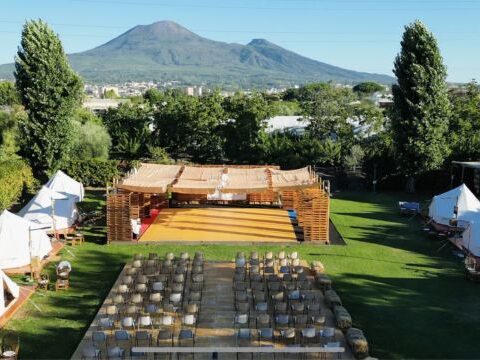 Evento Sharing Art 2025 a Pompei con danza, yoga e spettacoli