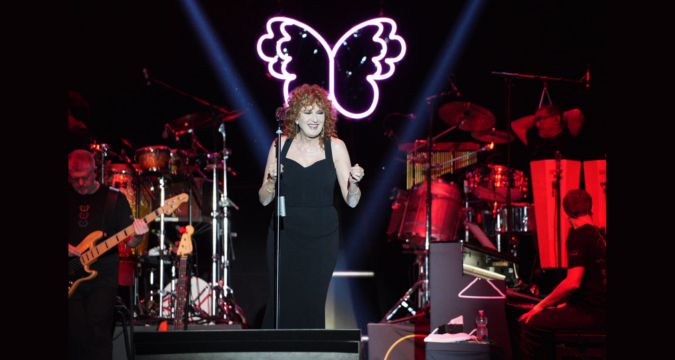 Fiorella Mannoia in concerto a Roccella Jonica e Diamante con “Fiorella Sinfonica – Live con Orchestra”
