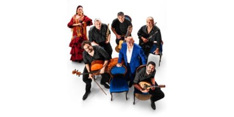 Pisapia & Gruppo Smeraldo riportano in vita la grande canzone classica napoletana: concerto-evento a Santa Maria La Nova Gennaro Pisapia e Gruppo Smeraldo in concerto nel Chiostro di Santa Maria La Nova a Napoli.