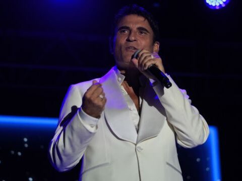 Sal Da Vinci Live 2026 in Calabria durante il concerto fotografato da Domenico Pecora