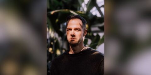 Adam Beyer in console al Flava Beach di Castel Volturno