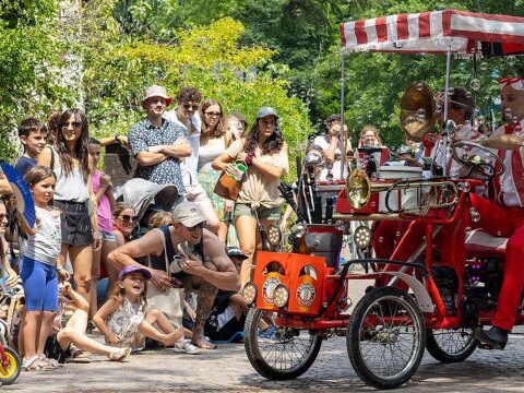 È grande essere piccoli a Napoli, spettacoli di teatro musica e circo per bambini e famiglie