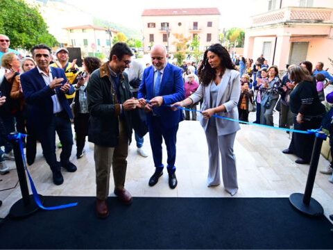 Riapertura del Cineteatro Ferrari di Sapri con Gruppo Eventi e il sindaco Antonio Gentile