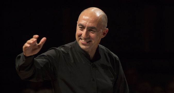Marco Angius dirige l’Orchestra dell’Accademia Teatro alla Scala al concerto inaugurale dell’Associazione Scarlatti a Napoli.