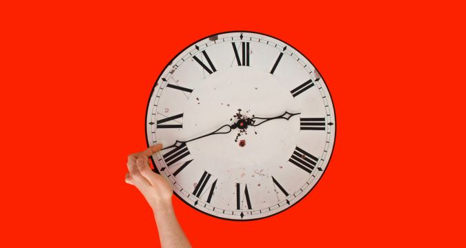 Ora legale 2027, orologio con lancette avanti di un’ora